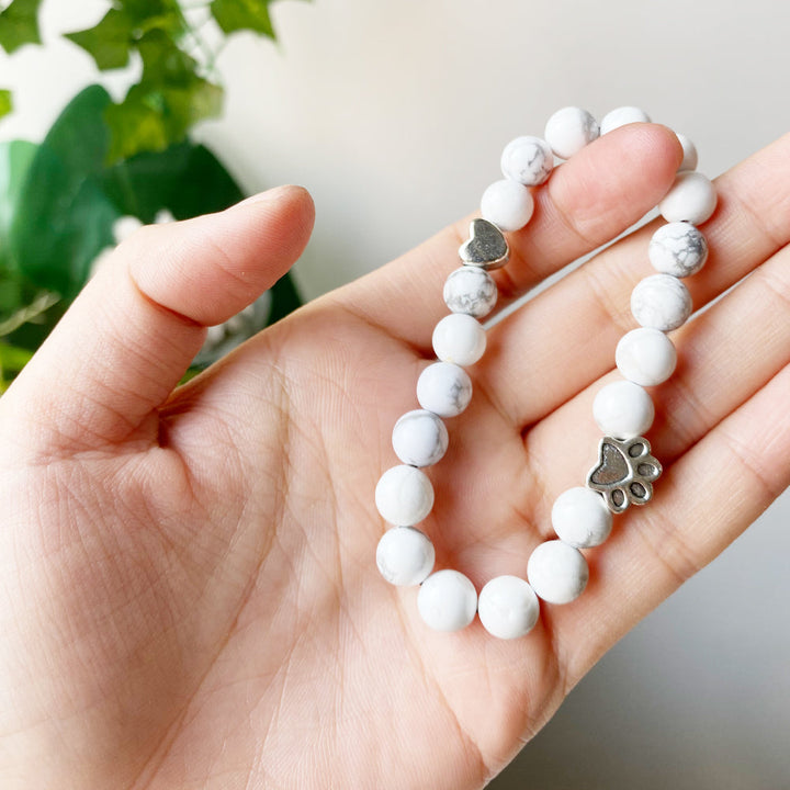 Bracelet en Pierre Précieuse Naturelle avec Charme Patte et Cœur – Design Fait Main