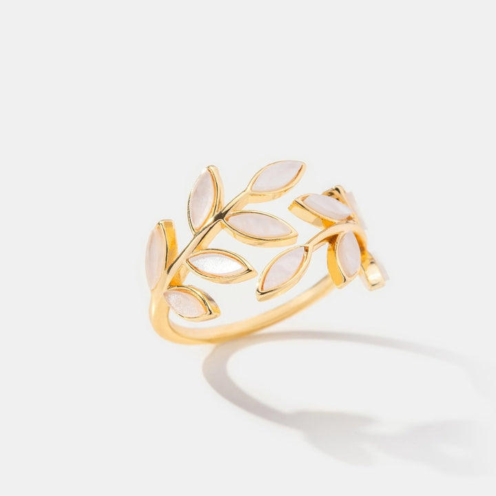 Bague Dorée en Forme de Feuille