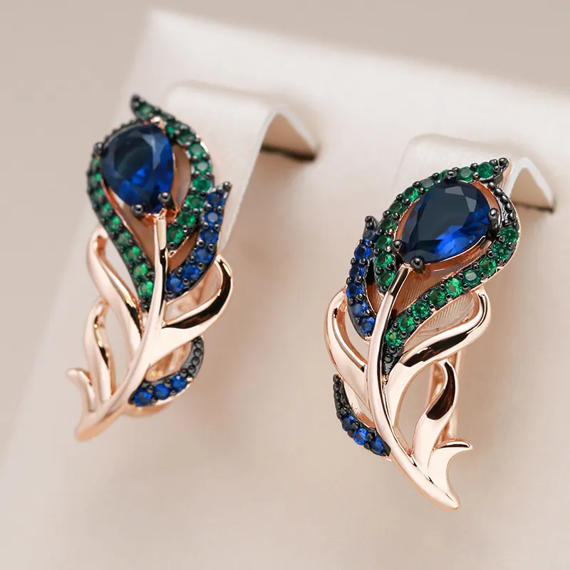 Boucles d'oreilles raffinées ornées de cristaux bleus et verts