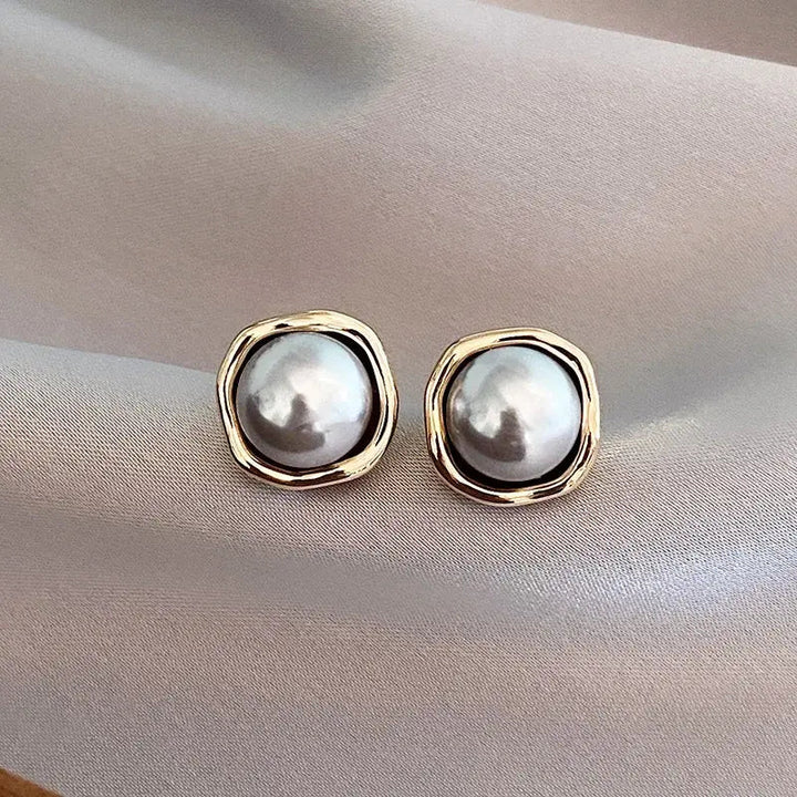 Élégantes boucles d'oreilles en perles noires